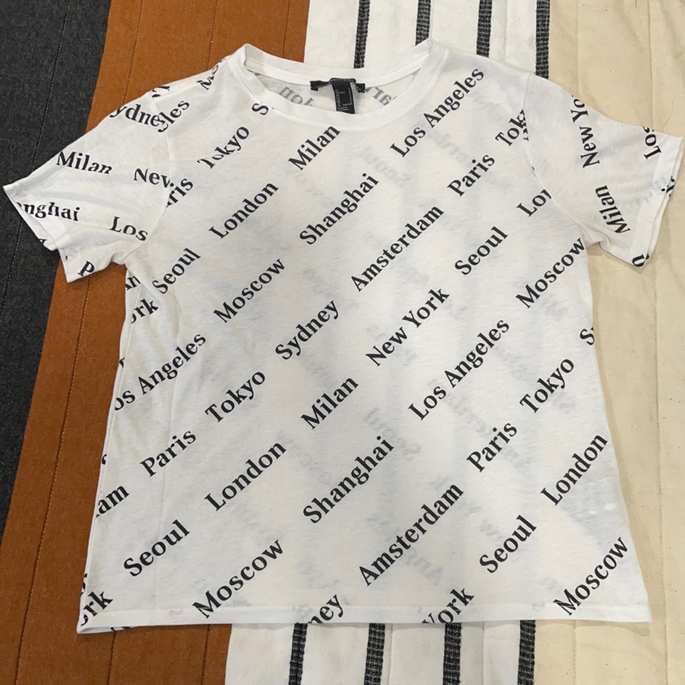 Cities graphic tee shirt